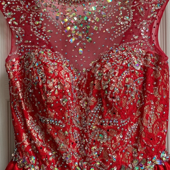 Beautiful True Red Dress size 6 with pockets - Picture 2 of 8